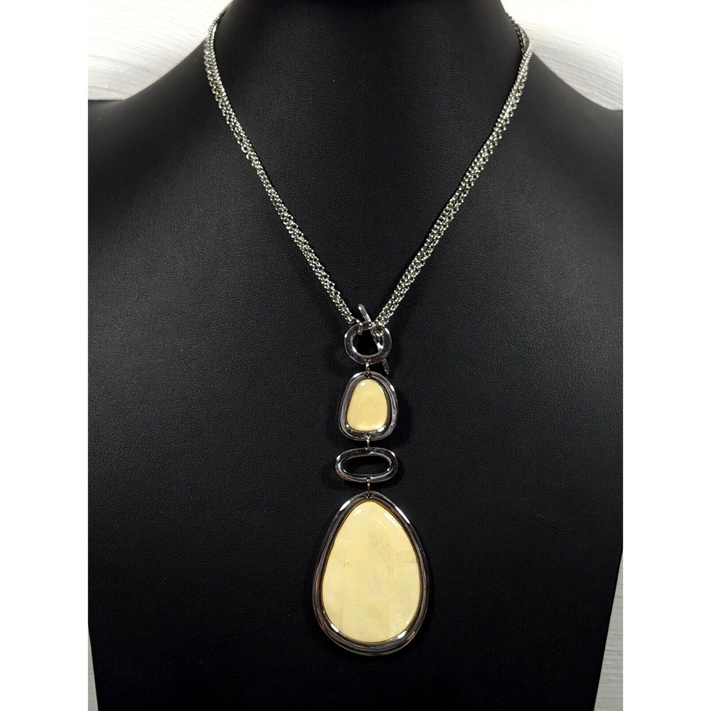Lia Sophia Yellow Acrylic Shell Inlay Oval Pendant‎ Toggle Chain Necklace Boho